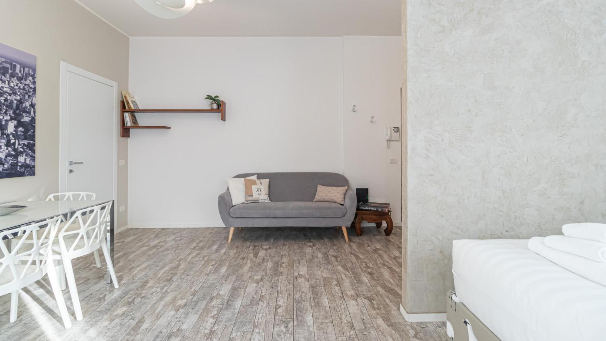 Italianway - Giovio 15 * Milan